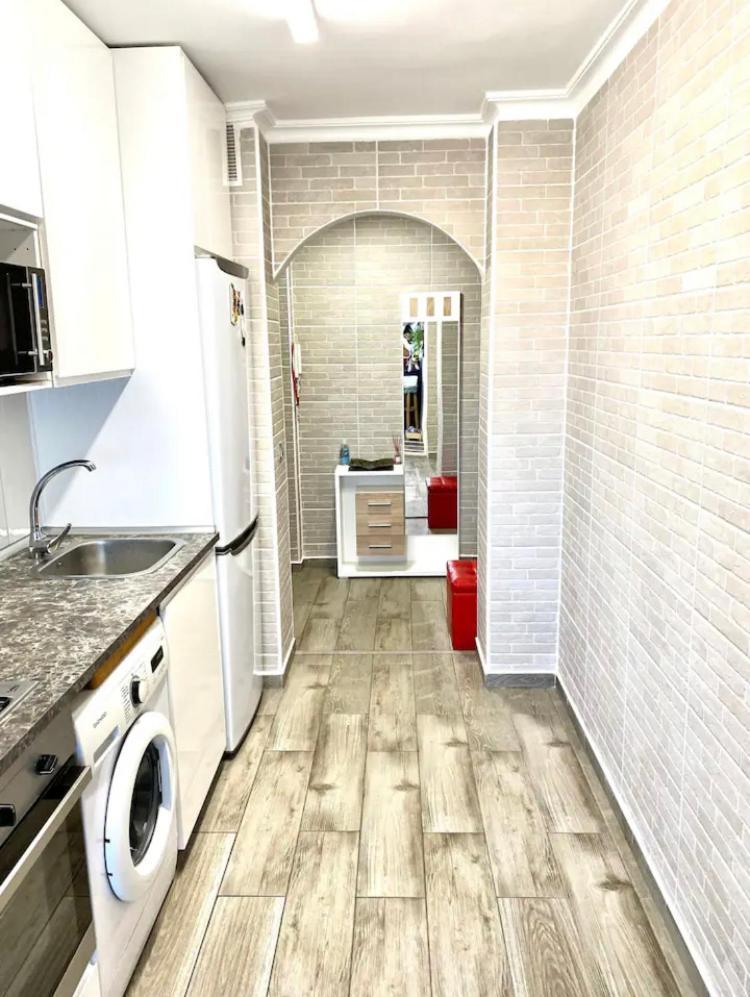 Shared Apartment! Piso Compartido! Общая Квартира! Sevilla Dış mekan fotoğraf