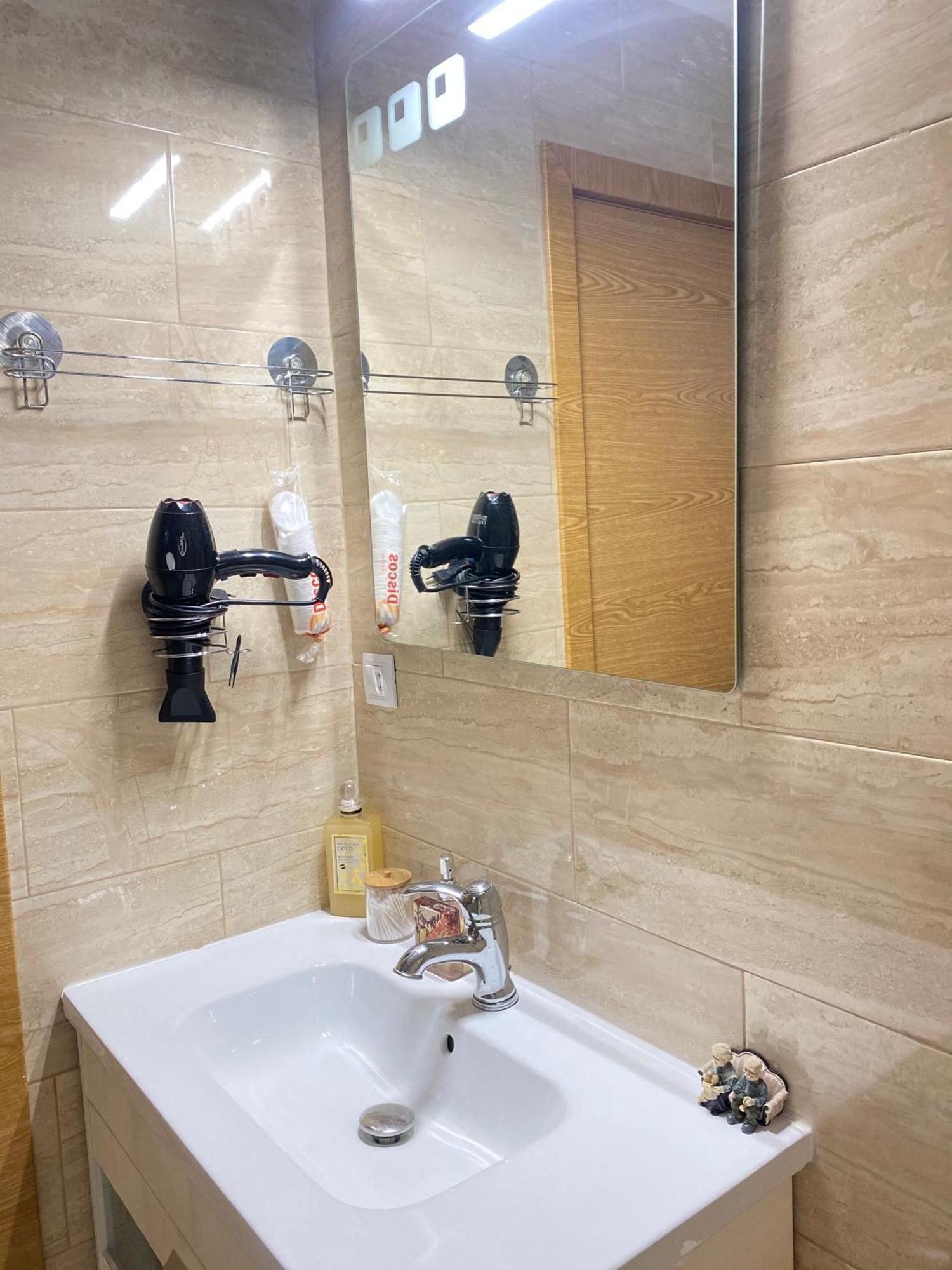 Shared Apartment! Piso Compartido! Общая Квартира! Sevilla Dış mekan fotoğraf