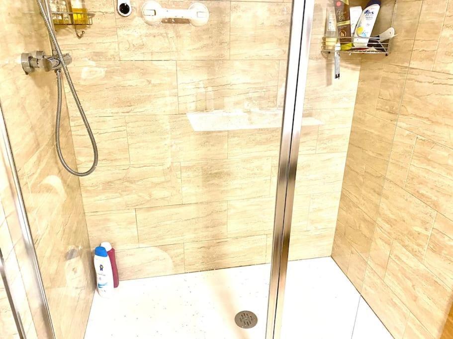Shared Apartment! Piso Compartido! Общая Квартира! Sevilla Dış mekan fotoğraf