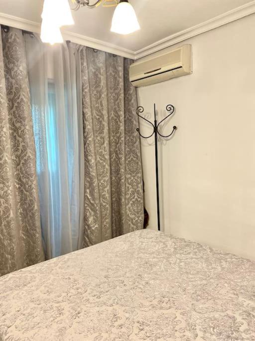 Shared Apartment! Piso Compartido! Общая Квартира! Sevilla Dış mekan fotoğraf