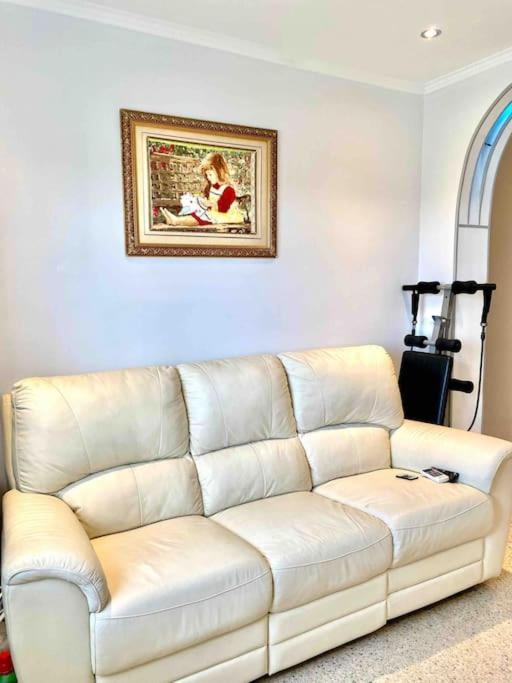 Shared Apartment! Piso Compartido! Общая Квартира! Sevilla Dış mekan fotoğraf