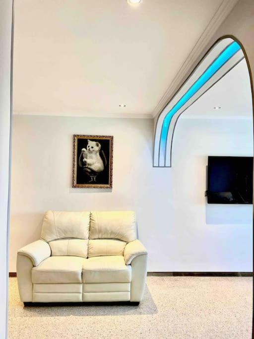 Shared Apartment! Piso Compartido! Общая Квартира! Sevilla Dış mekan fotoğraf