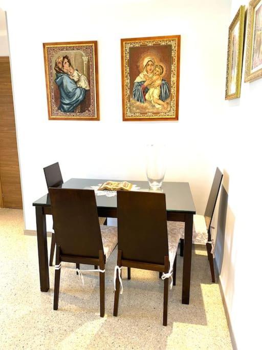 Shared Apartment! Piso Compartido! Общая Квартира! Sevilla Dış mekan fotoğraf