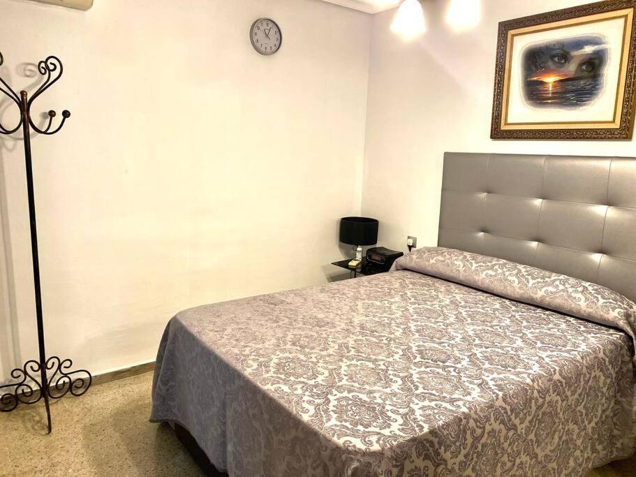 Shared Apartment! Piso Compartido! Общая Квартира! Sevilla Dış mekan fotoğraf
