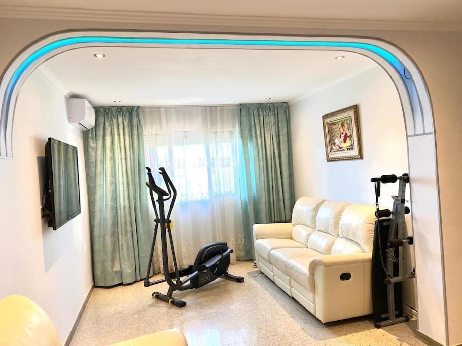 Shared Apartment! Piso Compartido! Общая Квартира! Sevilla Dış mekan fotoğraf