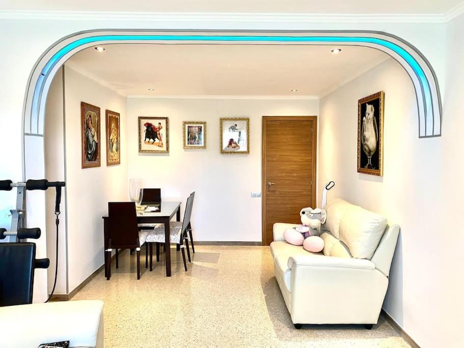 Shared Apartment! Piso Compartido! Общая Квартира! Sevilla Dış mekan fotoğraf